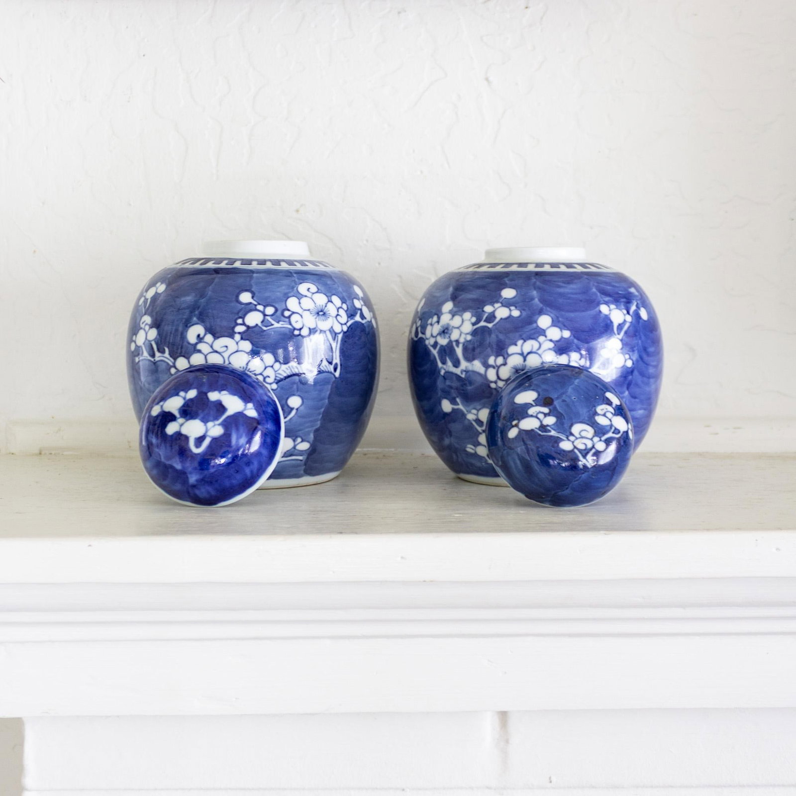 Pair of Blue and White Chinese Chinoiserie Prunus Blossom Lidded Ginger Jars - 10