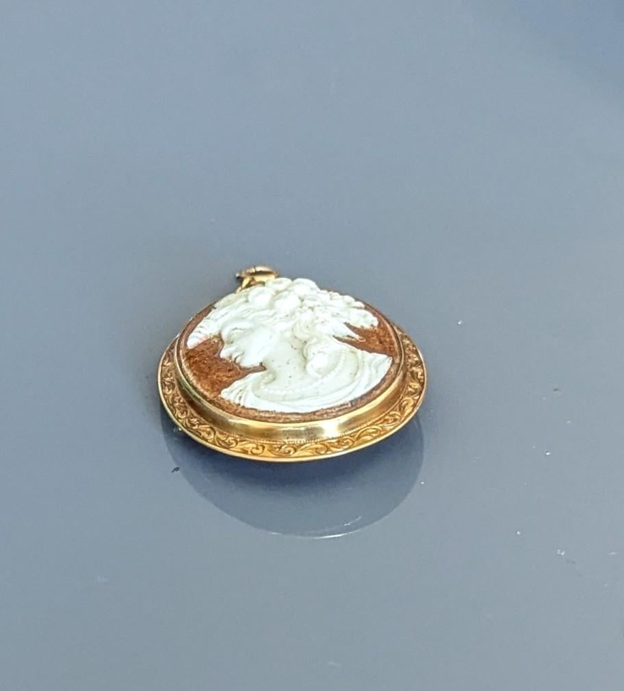 Vintage Gold Toned Encased Cameo Brooch/Pendant Bacchante Figure - 2