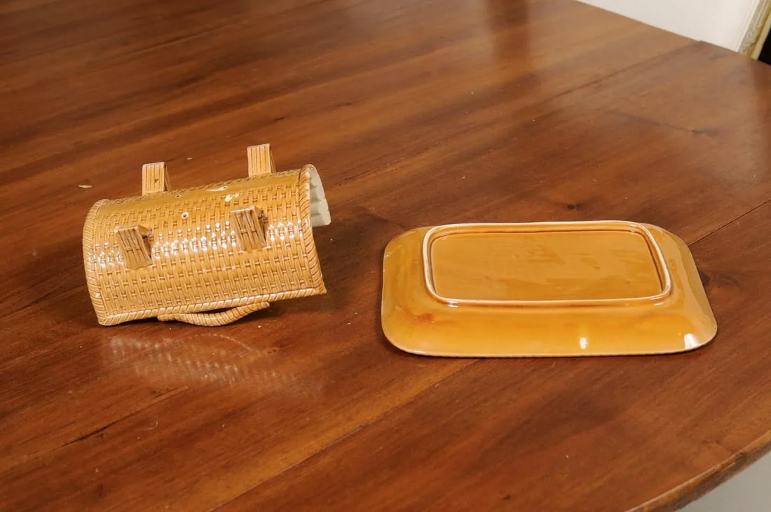 French 19th Century Majolica Asparagus Tray with Cradle and Wicker Motif - 11
