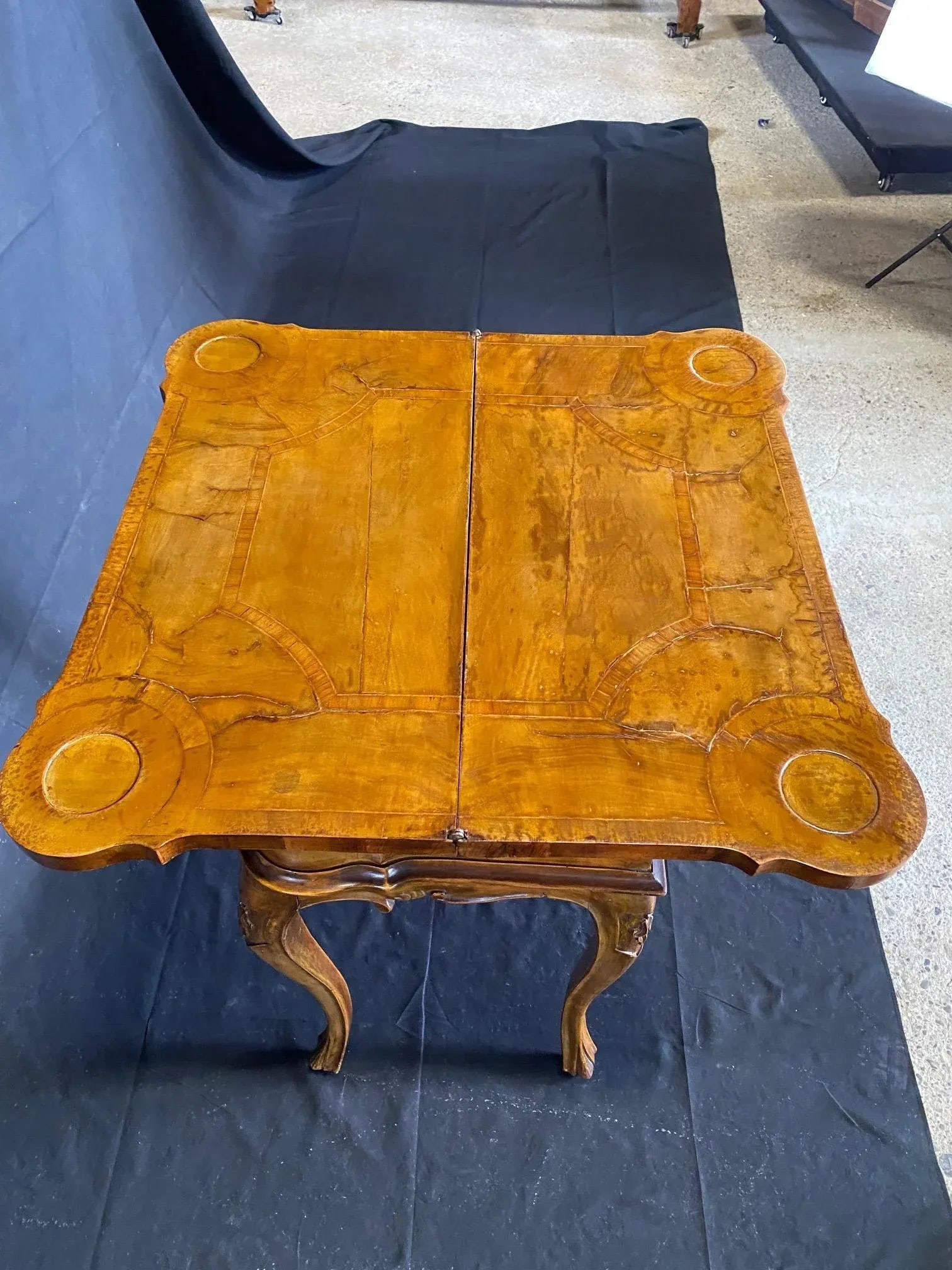 Italian Versatile 18th Century Burled Walnut Game Table - 7