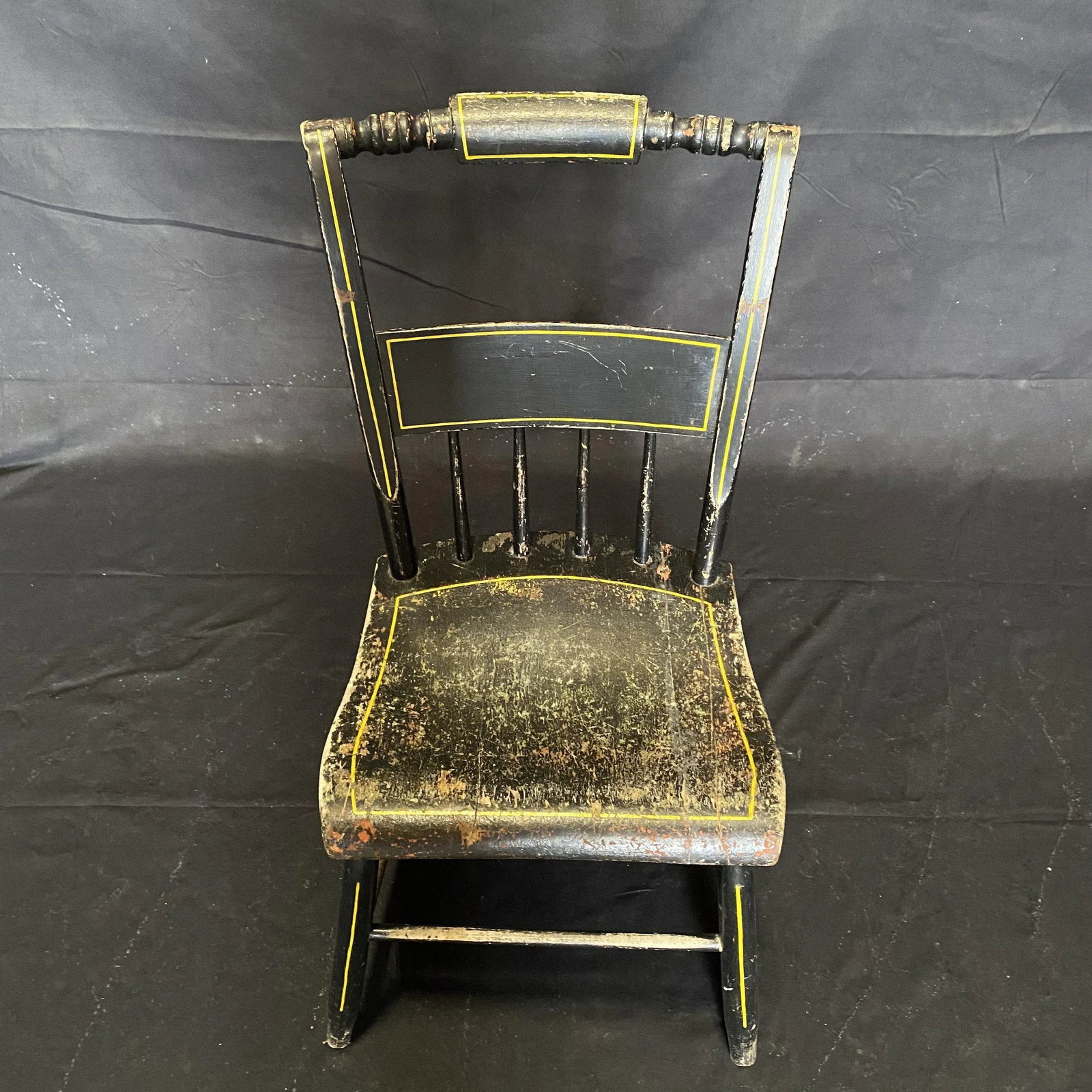 19th Century Plank Seated Dining Chairs With Original Black Paint -Set of 5 - 10