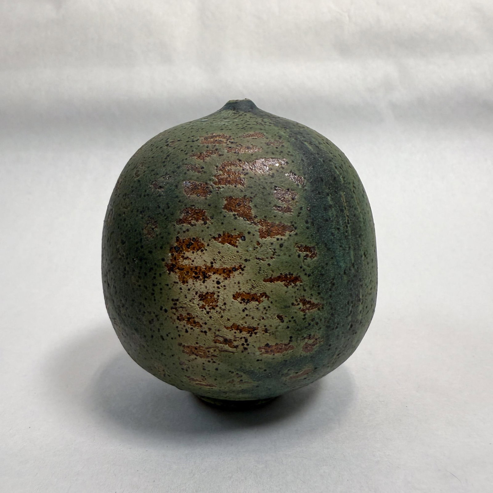 1970s Green Art Pottery Style Rose Cabat Feelie Vase California - 10
