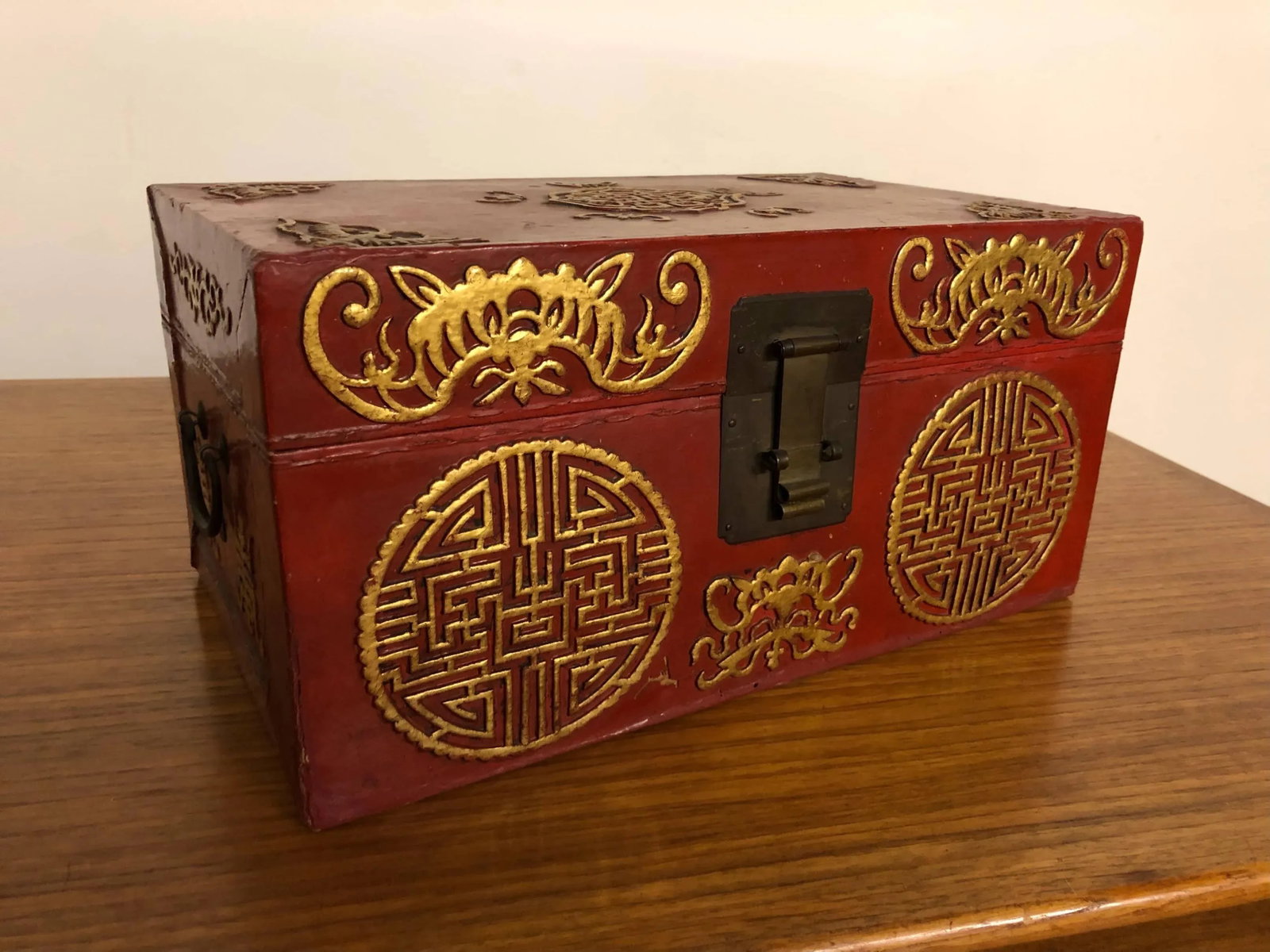 Vintage Pigs Leather Lacquered Box With Gilt Accents - 12