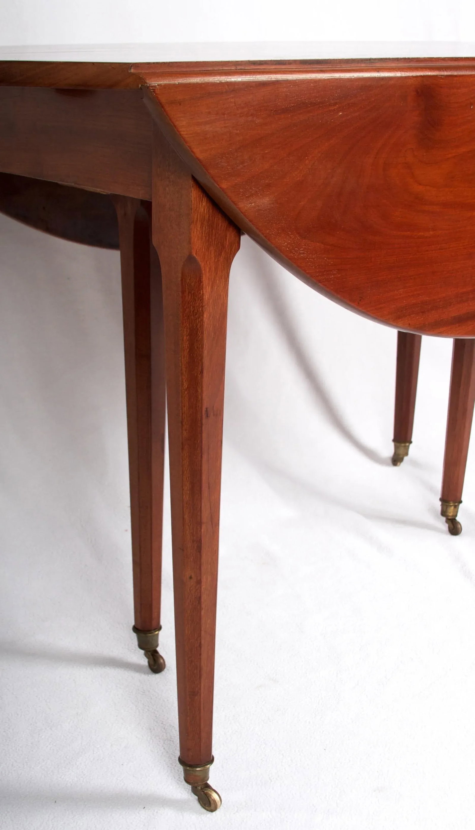 Early 19th Century Louis XVI Style Acajou Mahogany Dining Table with Two Leaves - 10