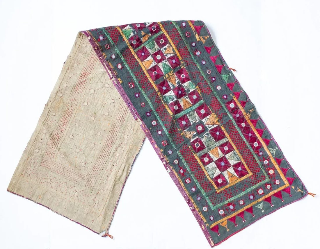 Vintage Indian Toran Embroidered Textile With Mirrors - 7