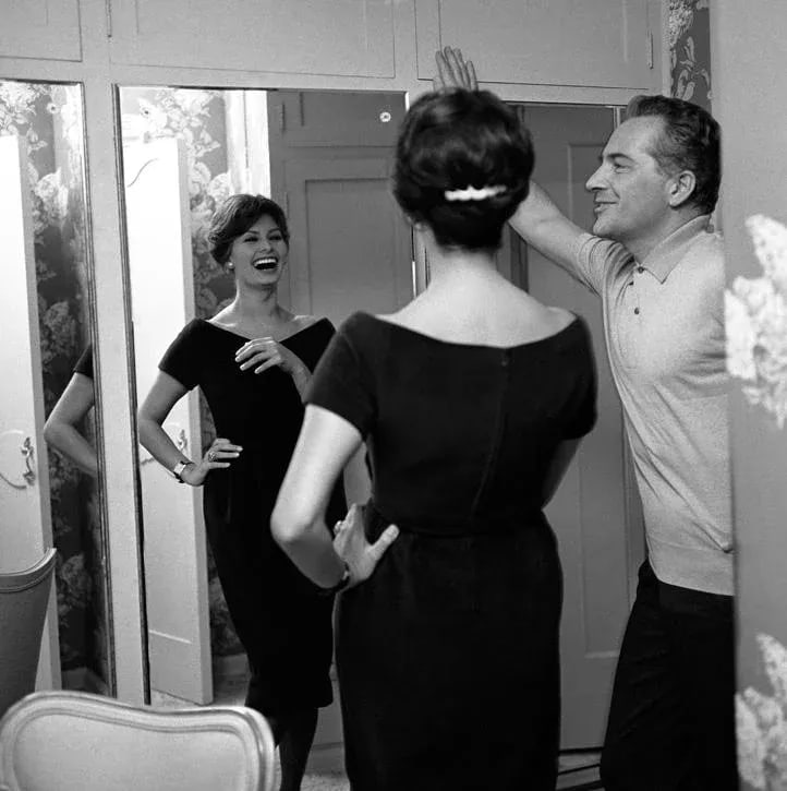 Sophia Loren and Rossano Brazzi at His Home in Beverly Hills 1958 (Photo by Sid Avery) - 5