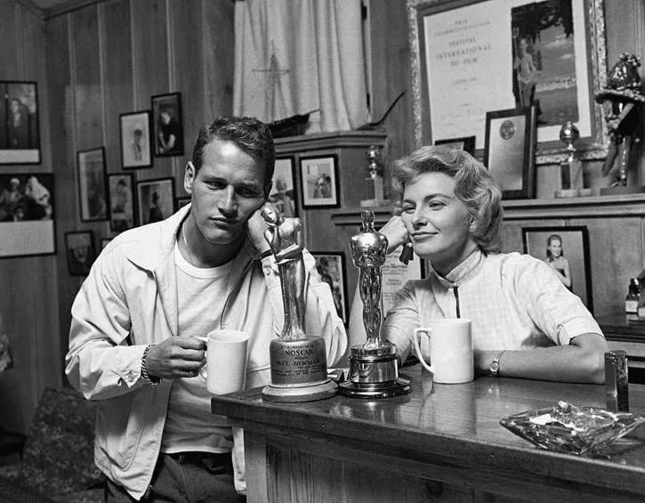Paul Newman and Joanne Woodward 1958 (Photo by Sid Avery) - 5