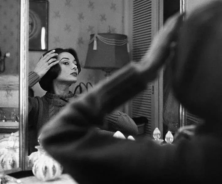 Audrey Hepburn at Her Dressing Room Mirror 1957 - 4
