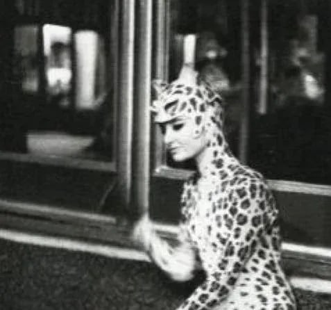 Edouard Boubat ,Paris, Folies-Bergere, 1962, Duotone Photoengraving - 3
