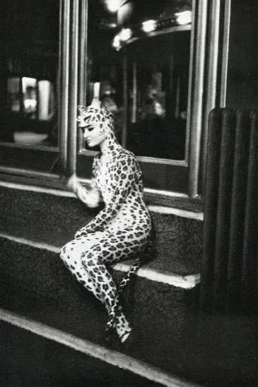 Edouard Boubat ,Paris, Folies-Bergere, 1962, Duotone Photoengraving - 4