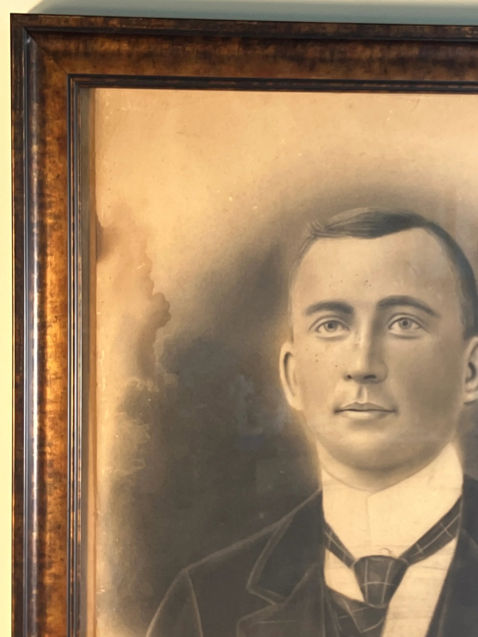 Antique 19th Century Portrait of a Gentleman - Charcoal & Pastel in Original Frame - 2