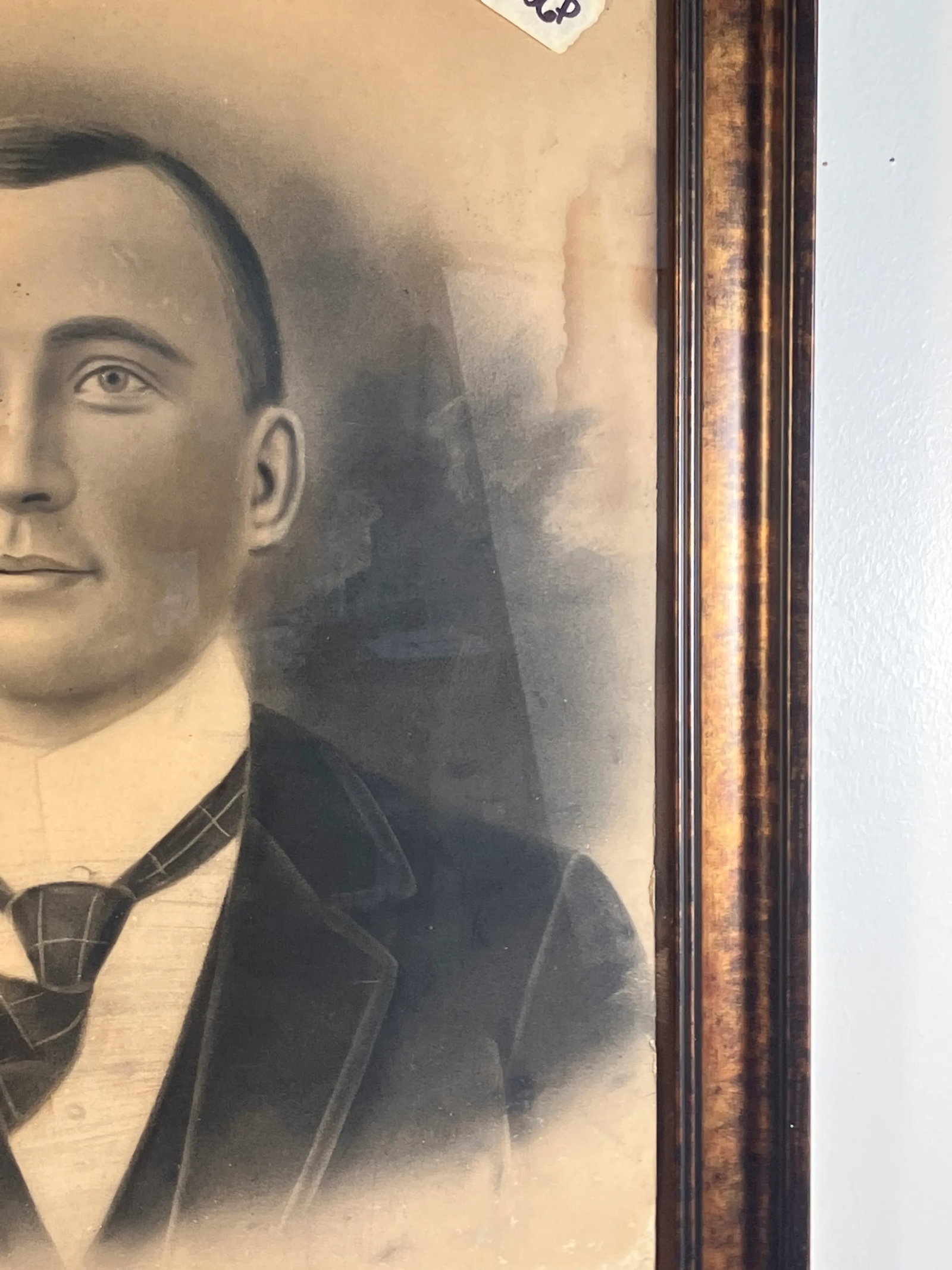 Antique 19th Century Portrait of a Gentleman - Charcoal & Pastel in Original Frame - 4