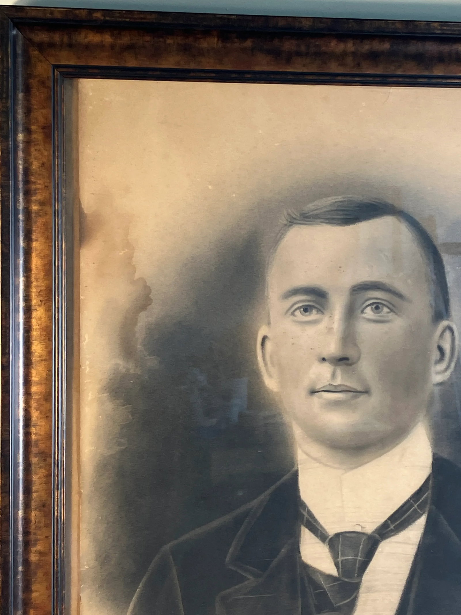 Antique 19th Century Portrait of a Gentleman - Charcoal & Pastel in Original Frame - 5