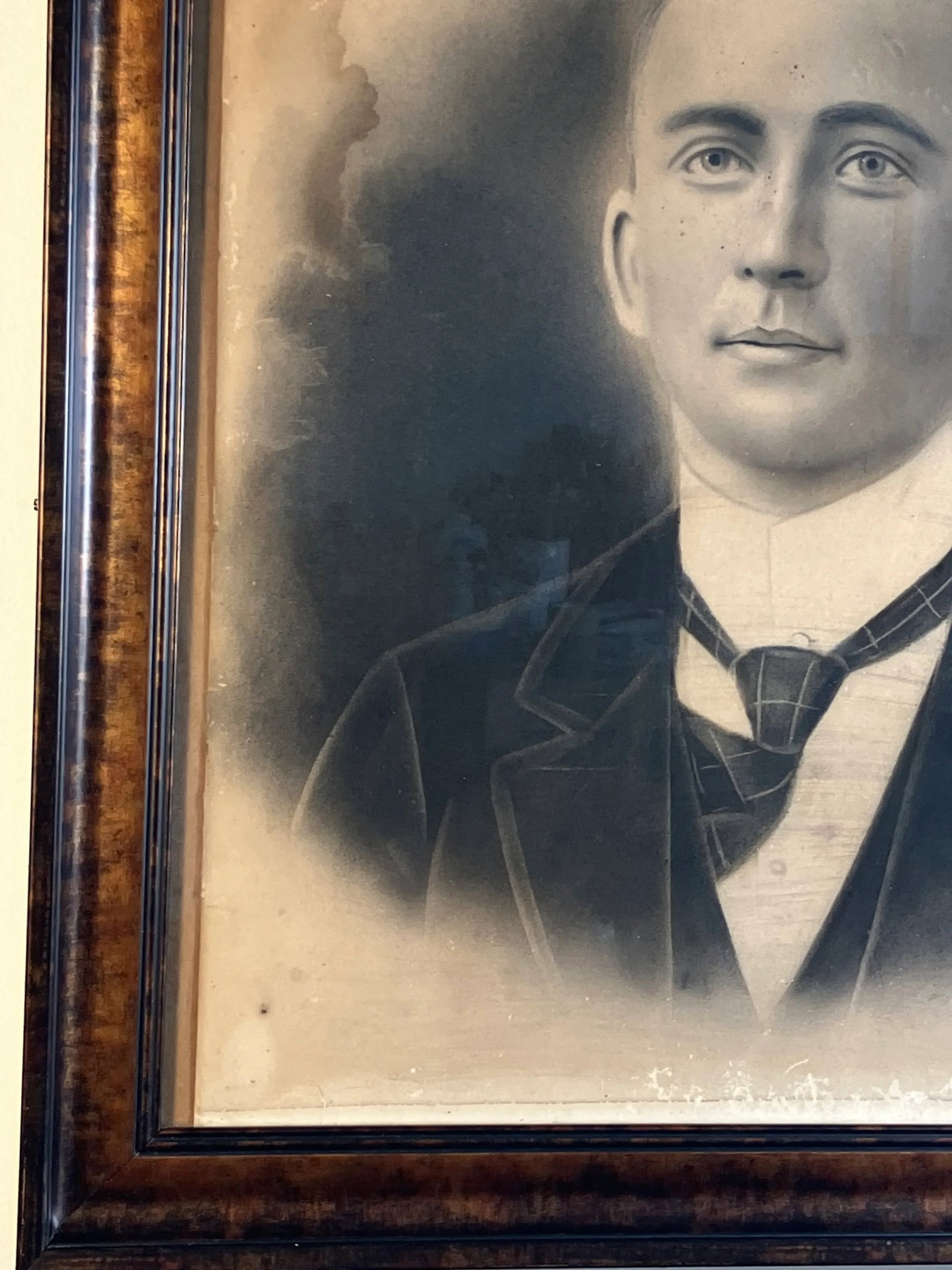 Antique 19th Century Portrait of a Gentleman - Charcoal & Pastel in Original Frame - 6