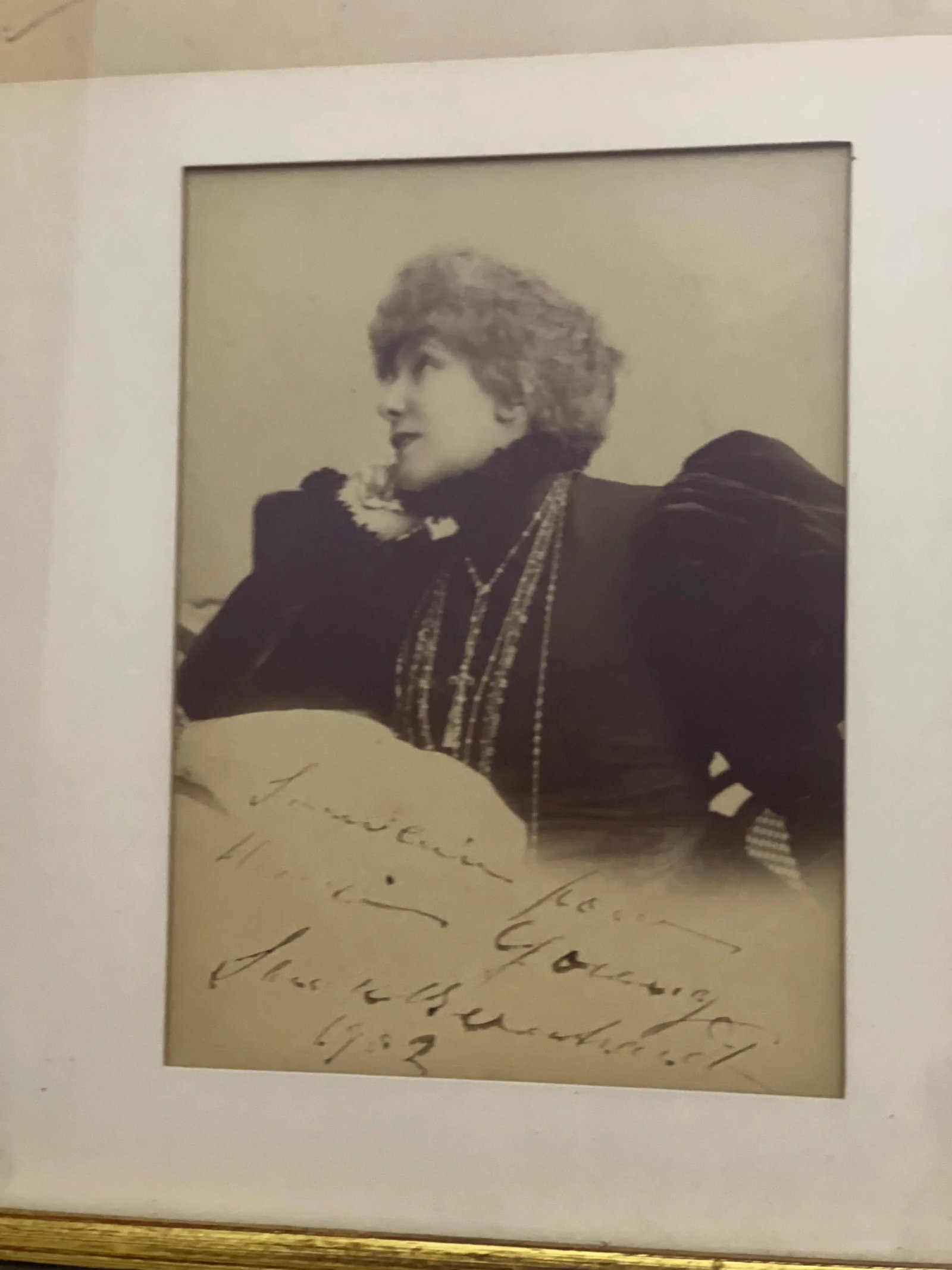 Signed Photo Sarah Bernhardt and Lithograph Marcelle Lender by Toulouse-Lautrec - 7