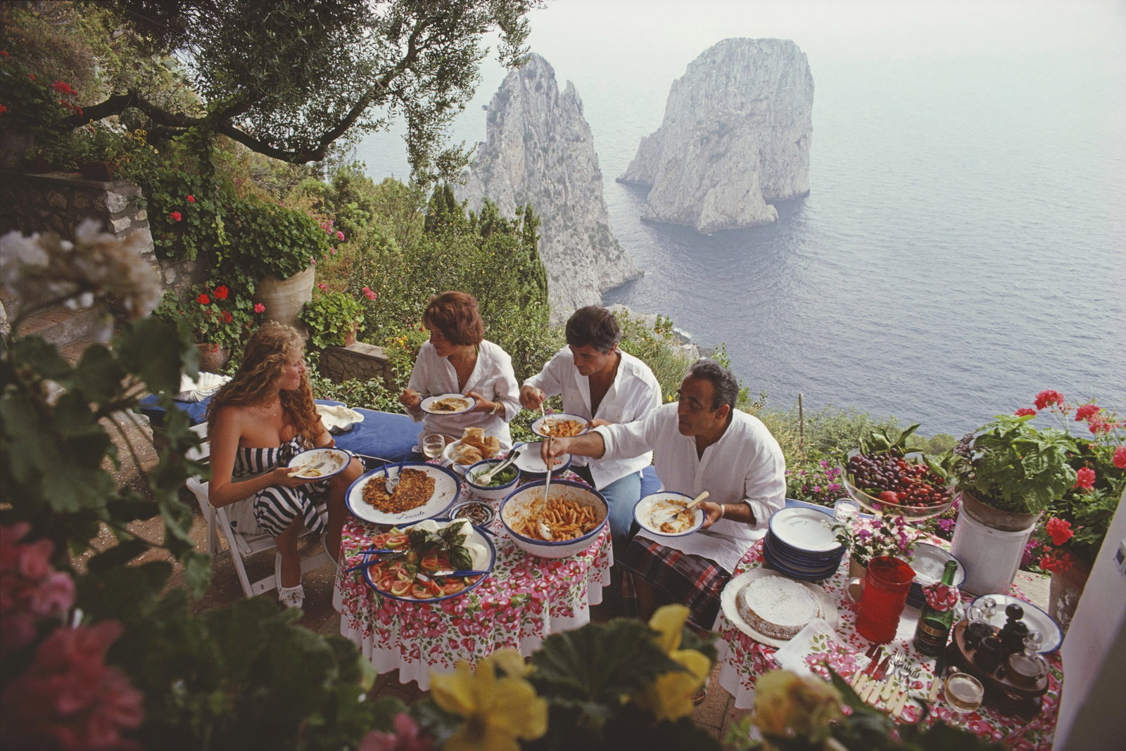 "Dining Al Fresco on Capri" 30x40 Original C-Print by Slim Aarons - 8