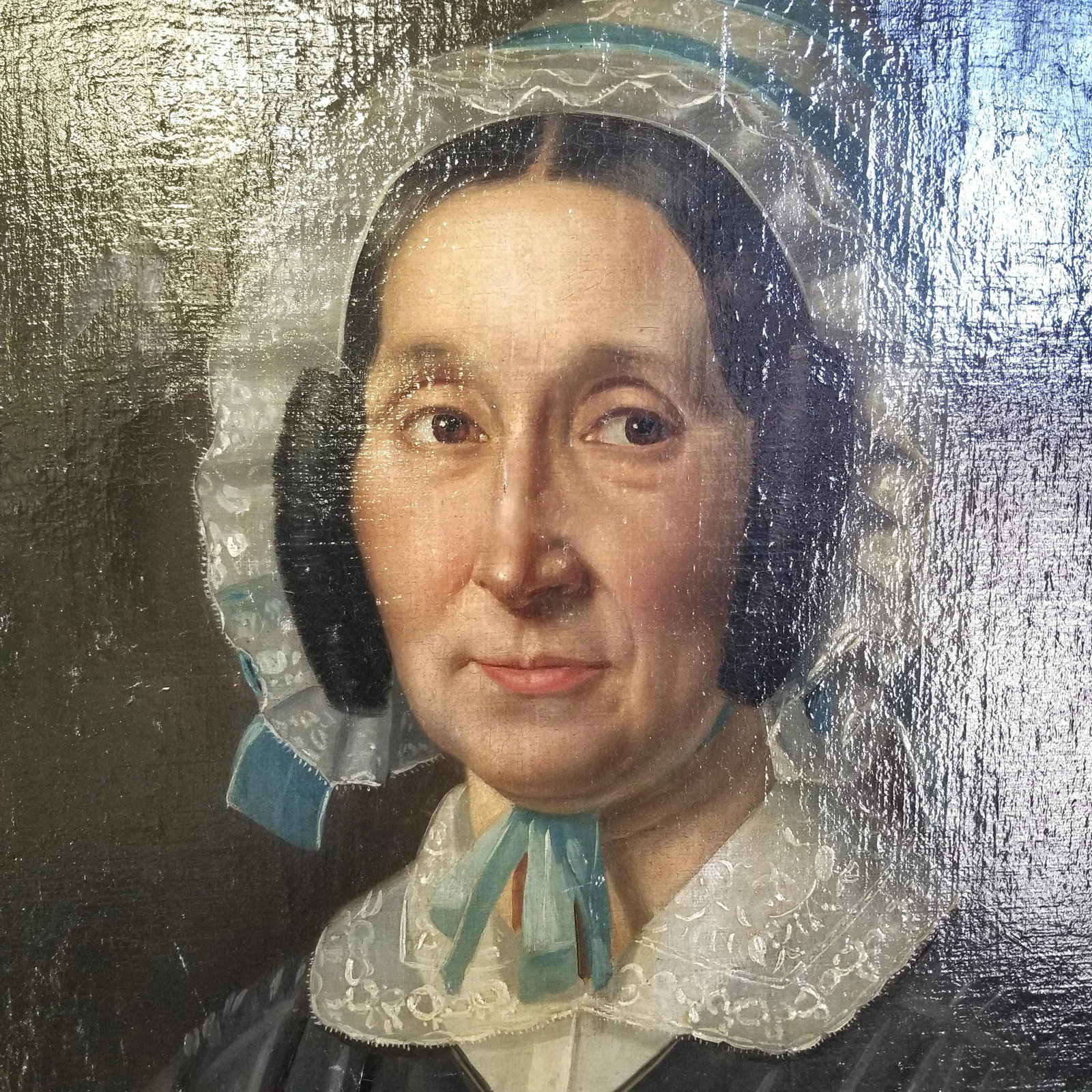 Antique Portrait of a Woman in a Gold Frame - 3
