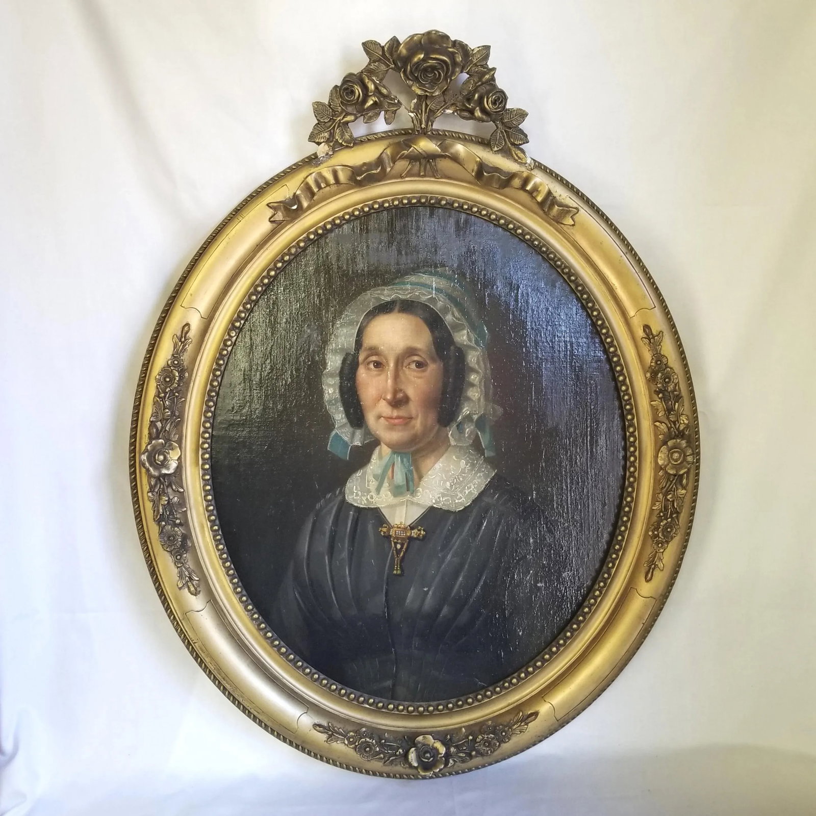 Antique Portrait of a Woman in a Gold Frame - 9