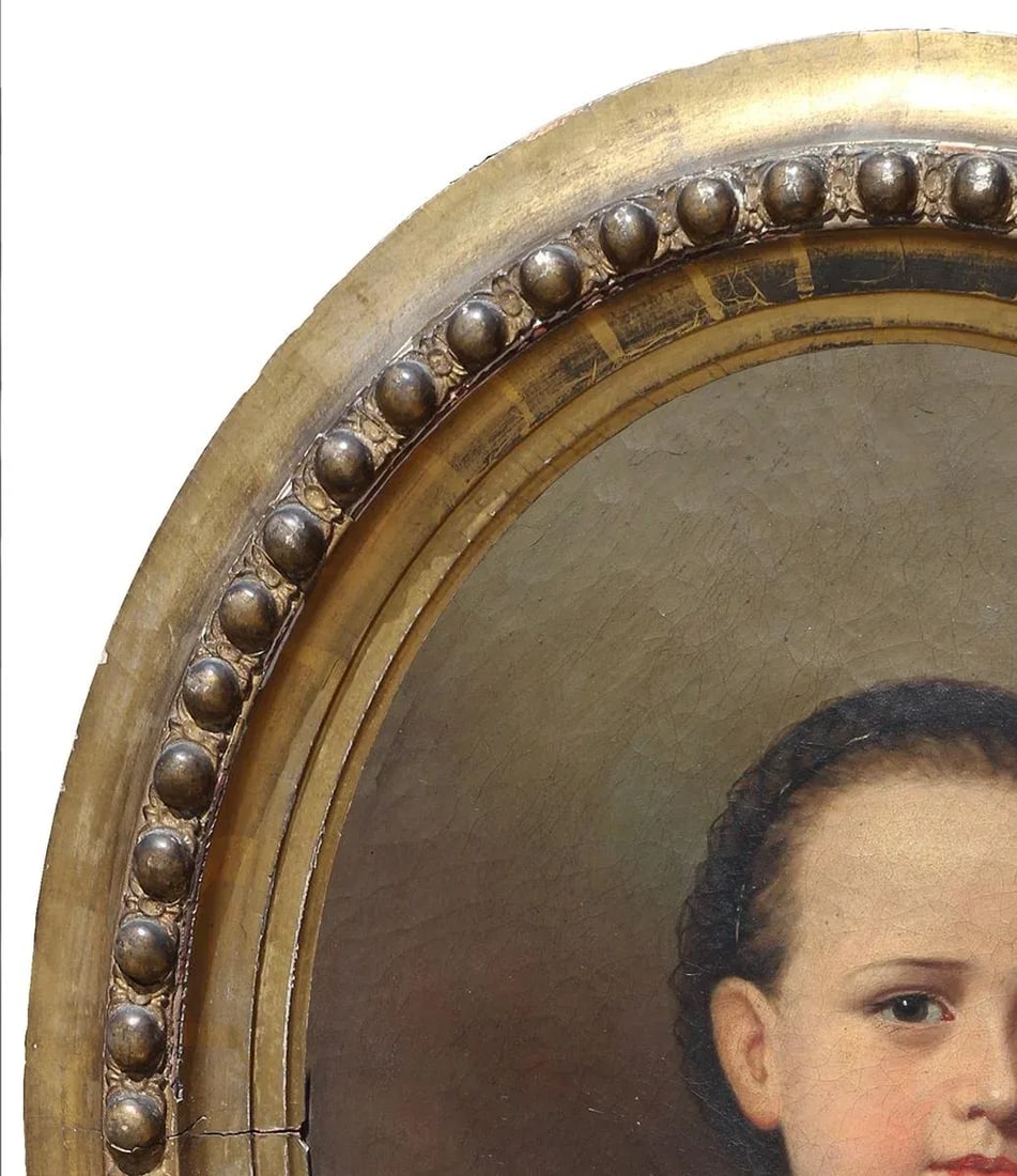 Early 20th Century Antique Oval Realistic Portrait of a Young Lady - 2