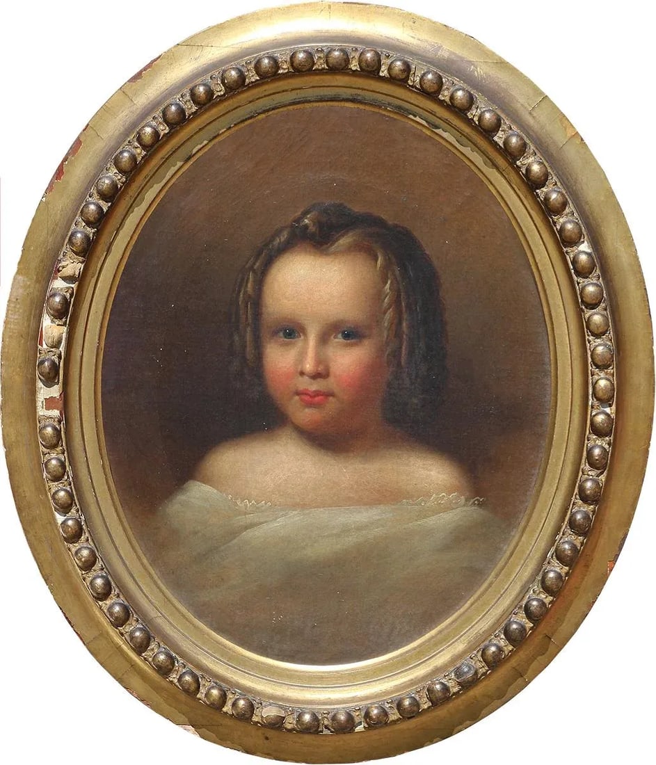 Early 20th Century Antique Oval Realistic Portrait of a Young Lady - 11