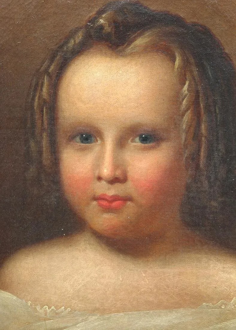 Early 20th Century Antique Oval Realistic Portrait of a Young Lady - 7