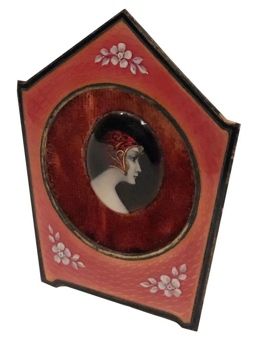 Early 1900s French Enameled Guilloche Portrait of a Lady in Red - 2