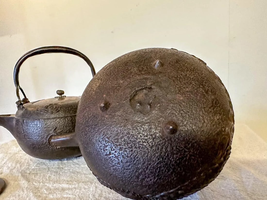 Pair of Antique Japanese Chosi Cast Iron Sake Kettles - 8