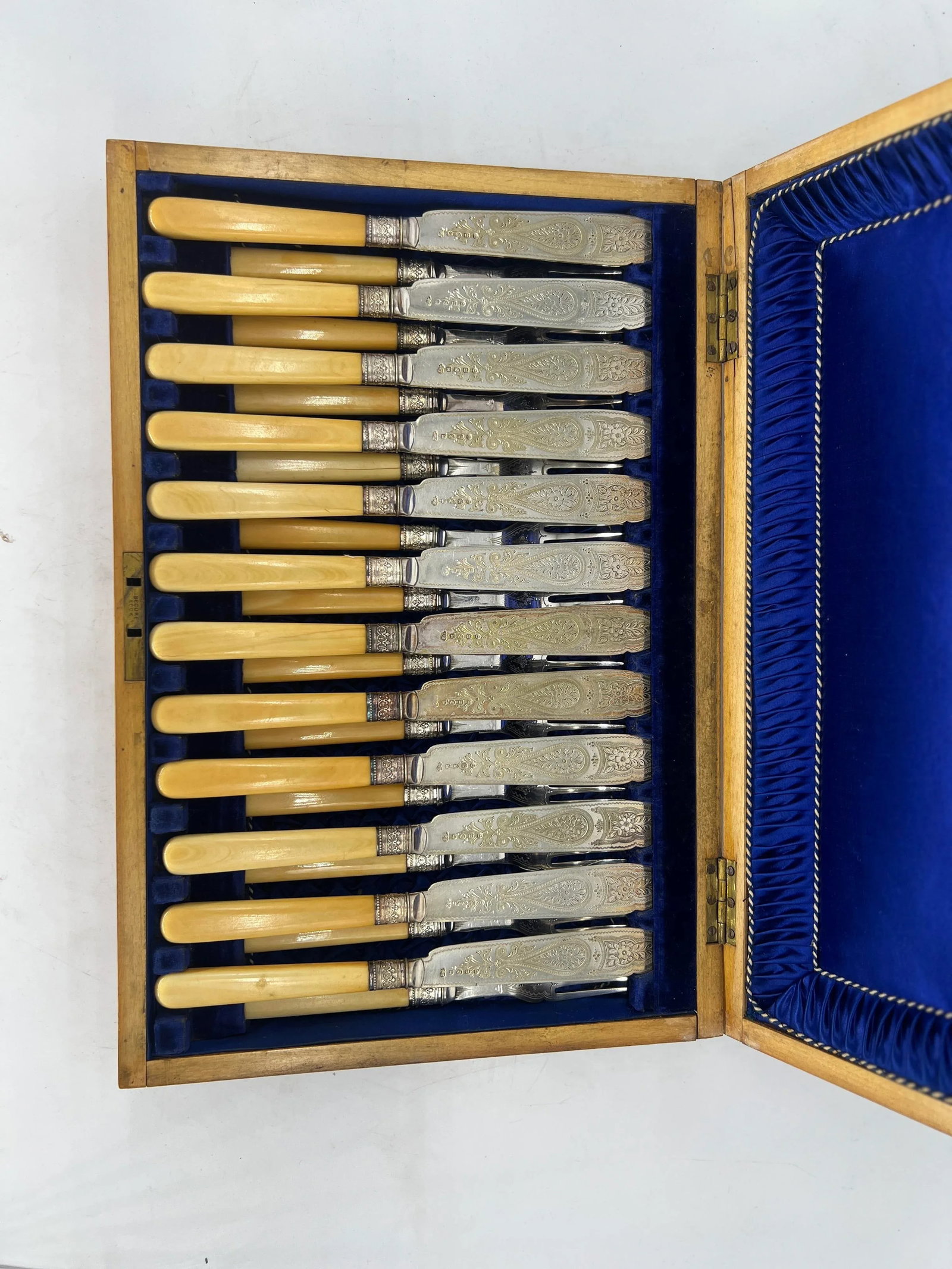 24 Pc., Cased Set of Engraved g.h. Whitaker Silver Fish or Dessert Service - 2