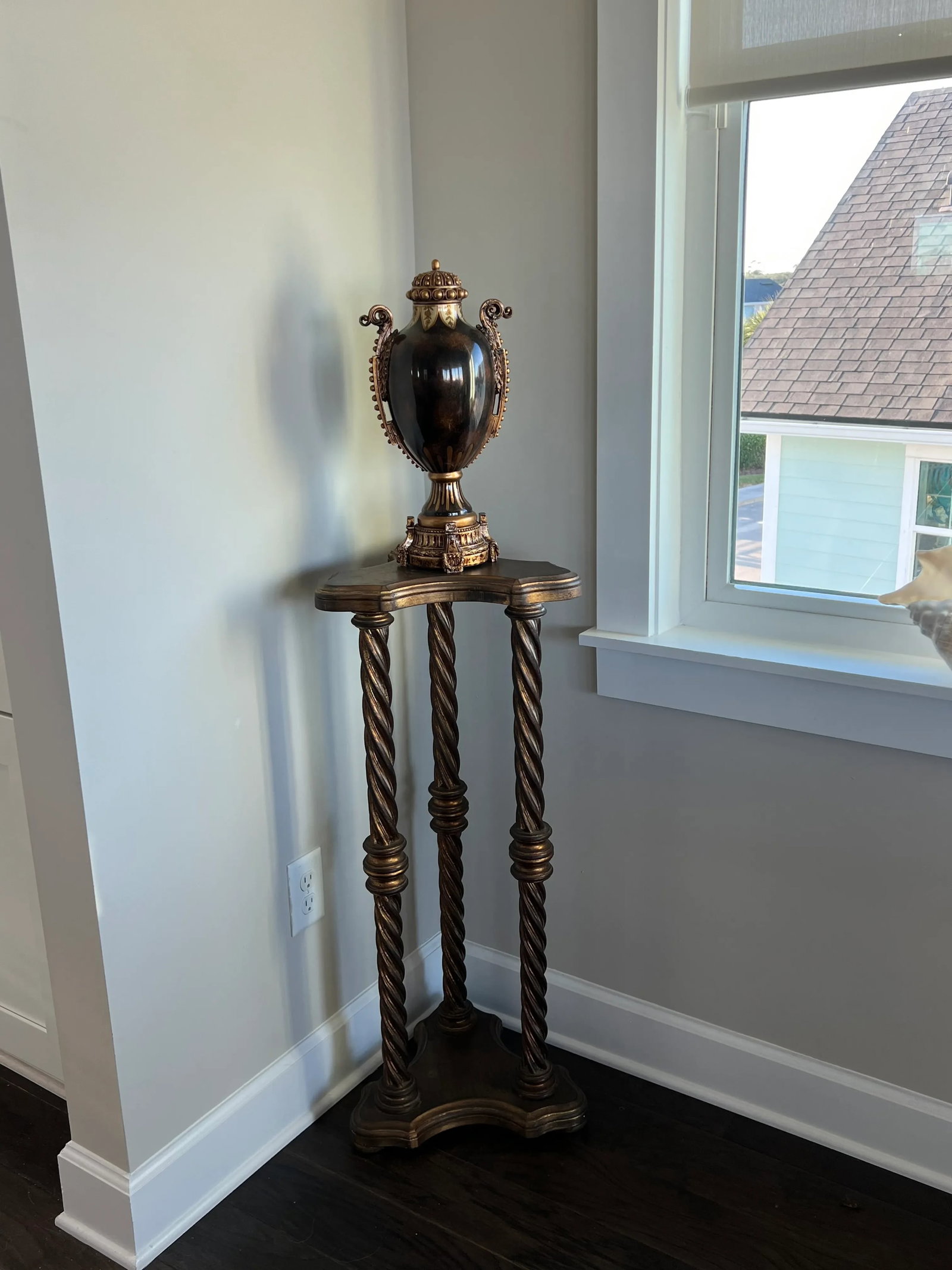 Vintage Venetian Gold Twisted Leg Pedestal - 2