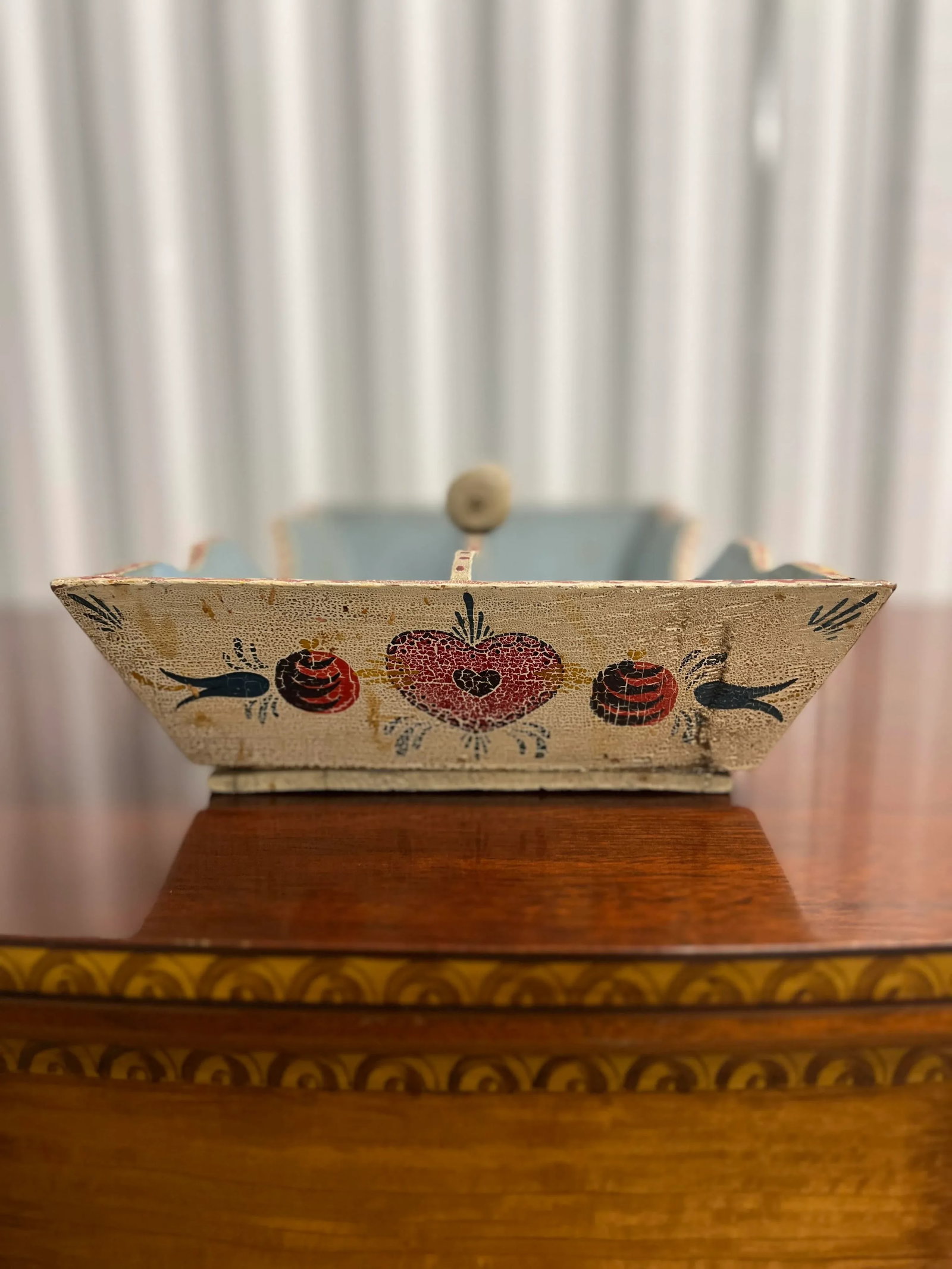 Fantastic American Paint Decorated Folk Art Cutlery Tray - Circa 1845 - 6