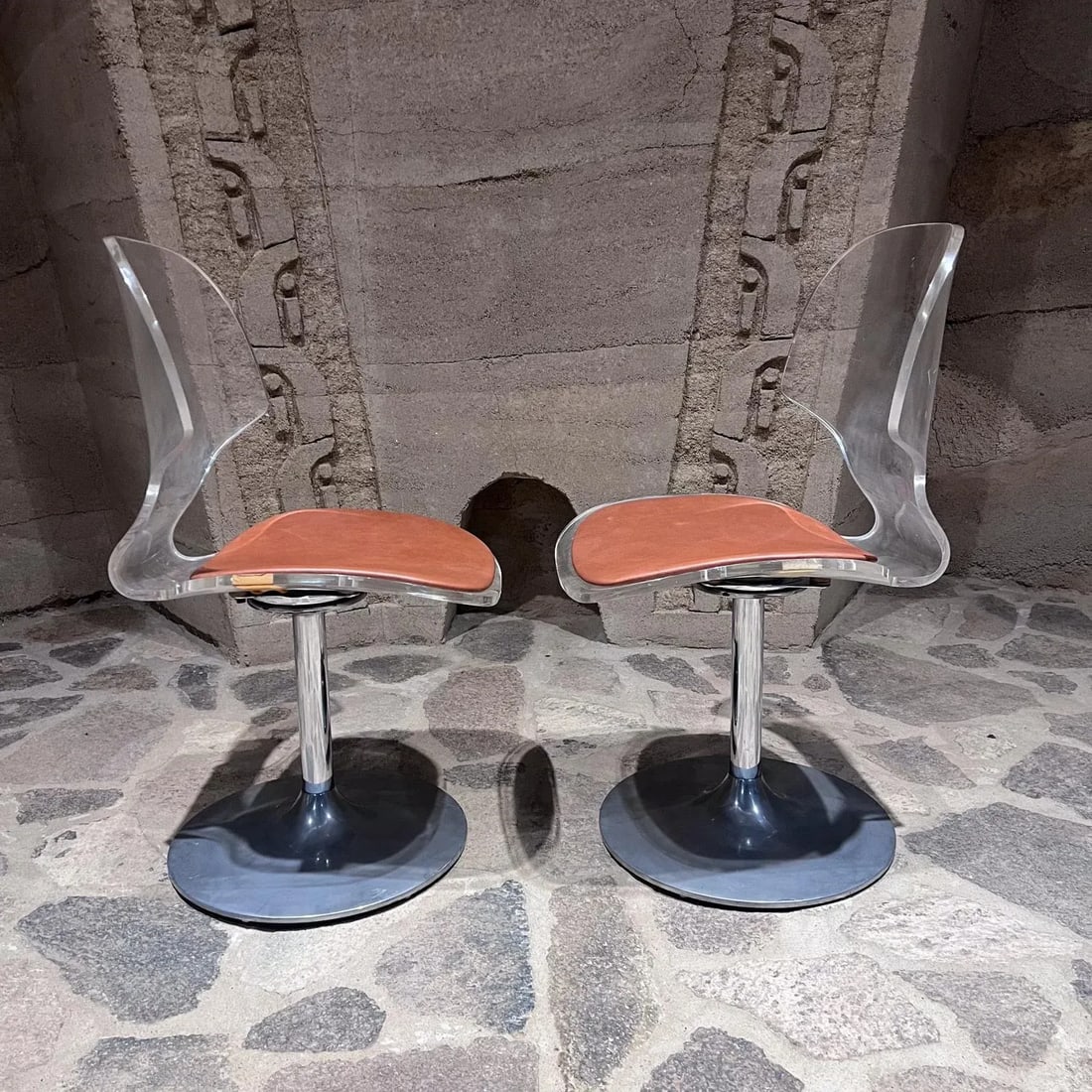 1980s Pair of Lucite and Chrome Swivel Dining Chairs - 2