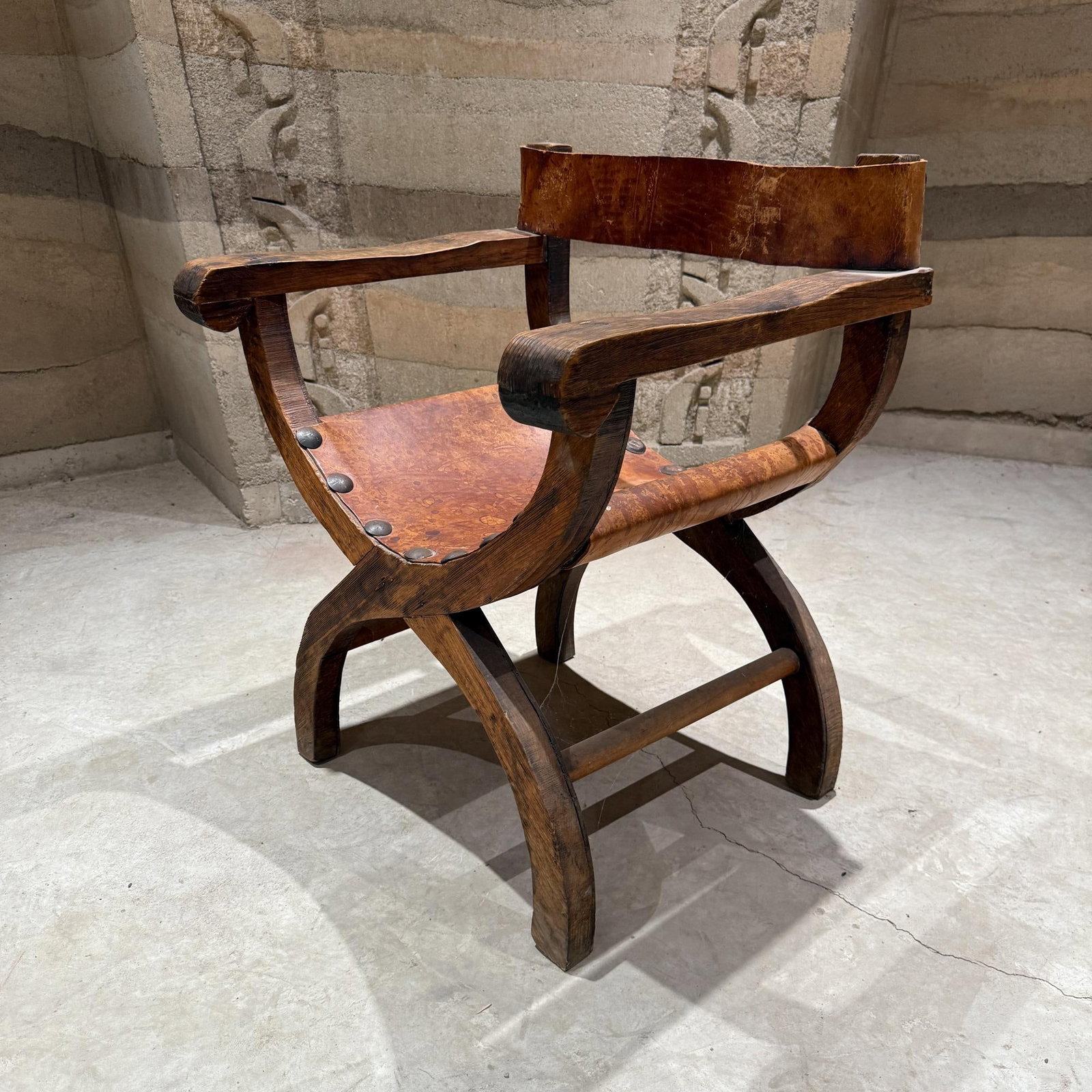 1940s Spanish Colonial Leather Wood Chair Miguelito Butaque - 10