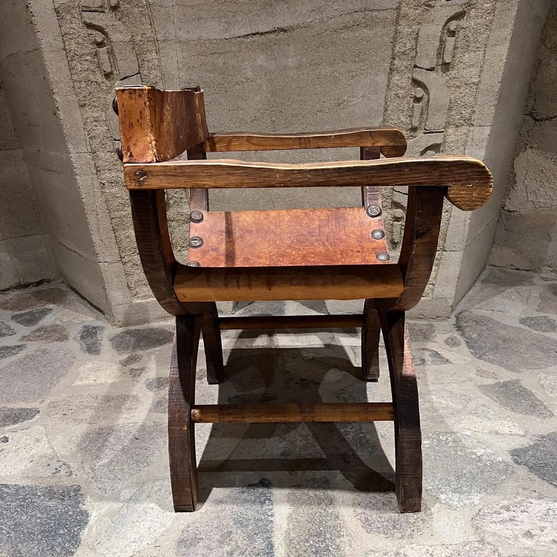 1940s Spanish Colonial Leather Wood Chair Miguelito Butaque - 2