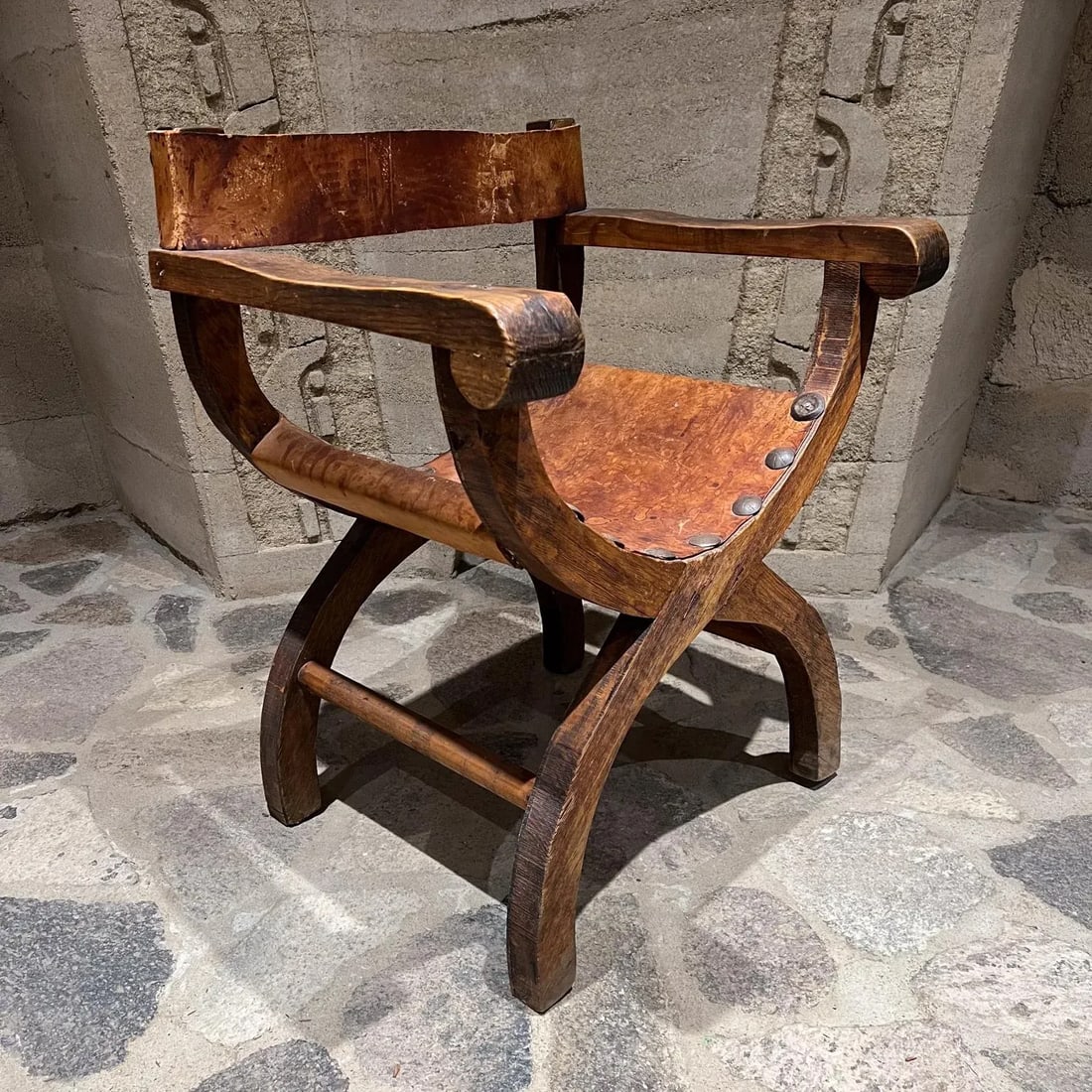1940s Spanish Colonial Leather Wood Chair Miguelito Butaque - 3