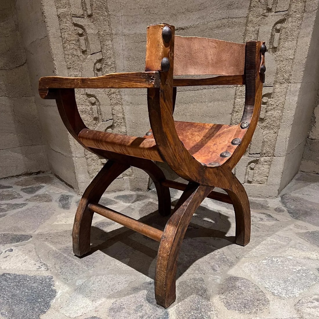 1940s Spanish Colonial Leather Wood Chair Miguelito Butaque - 4