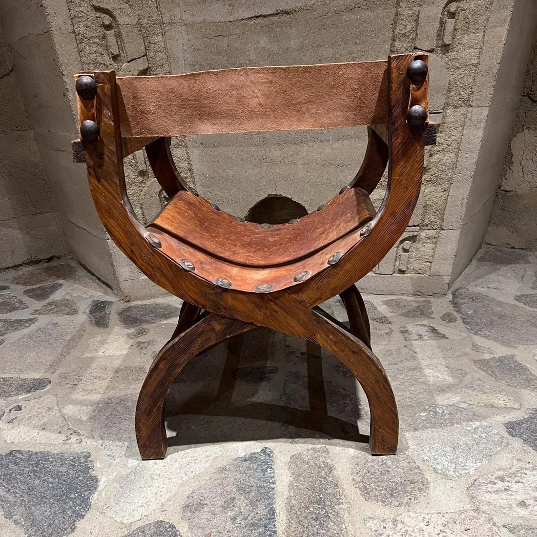 1940s Spanish Colonial Leather Wood Chair Miguelito Butaque - 5