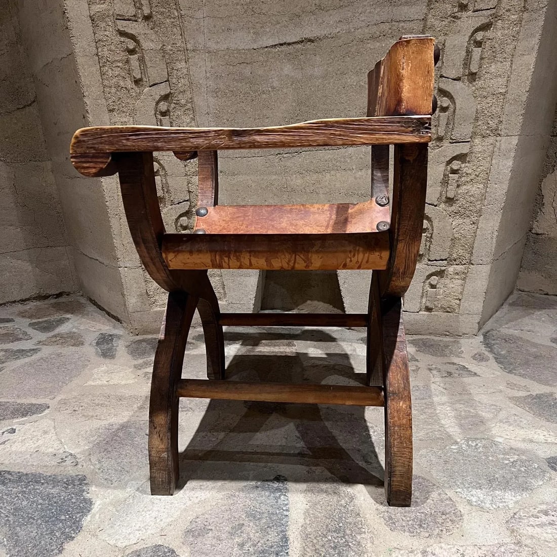 1940s Spanish Colonial Leather Wood Chair Miguelito Butaque - 7