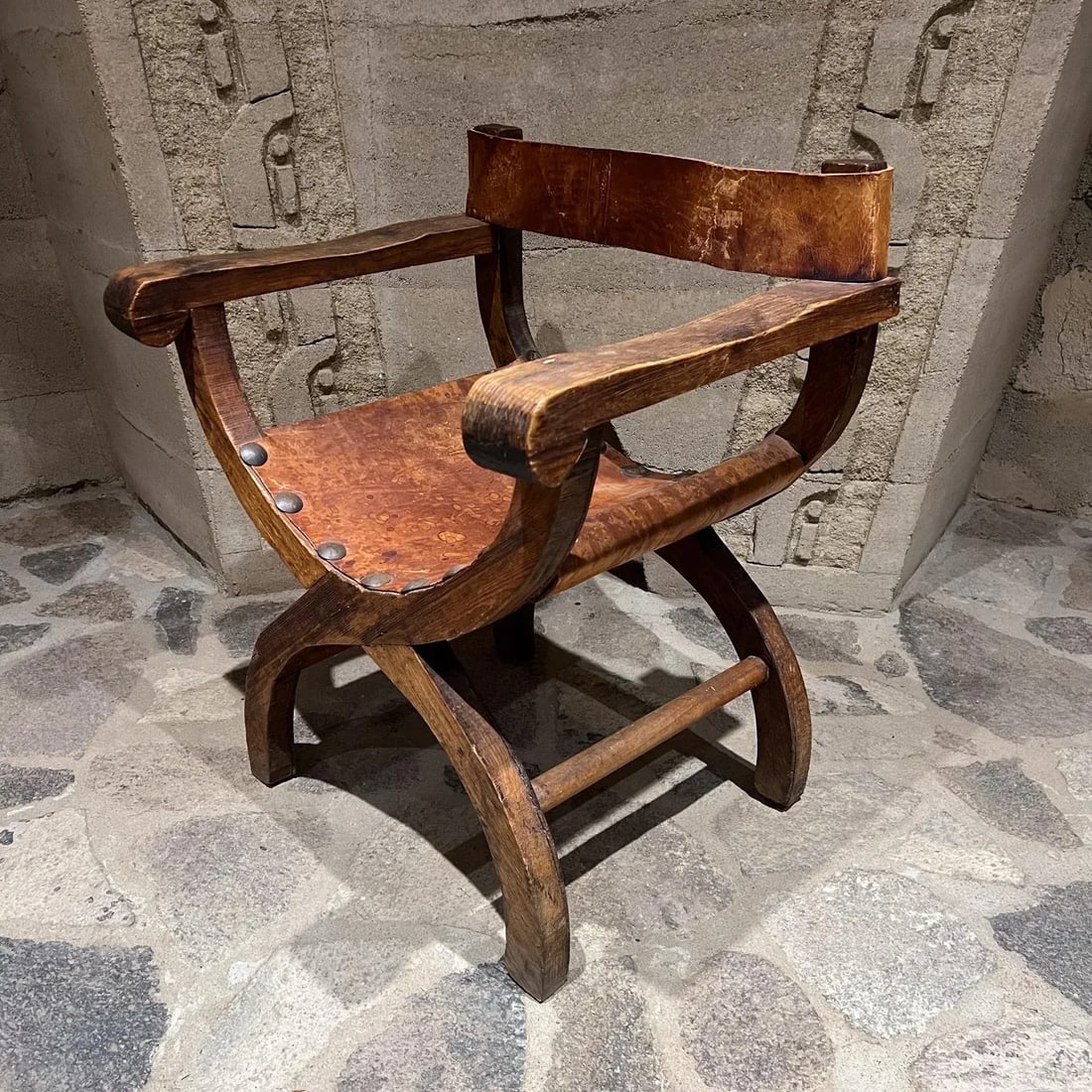 1940s Spanish Colonial Leather Wood Chair Miguelito Butaque - 9