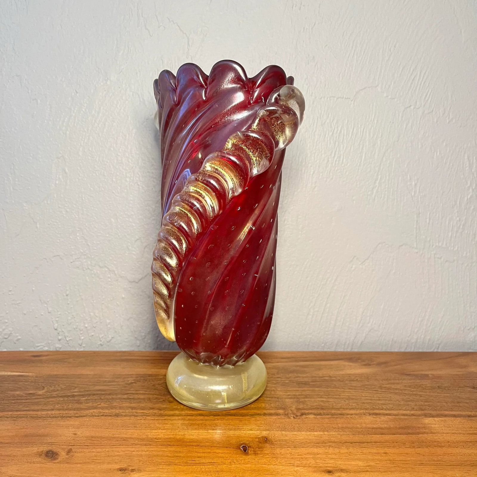 Mid 20th Century Murano-Ercole Barovier Bullicante Ruby Vase, Unmarked - 2