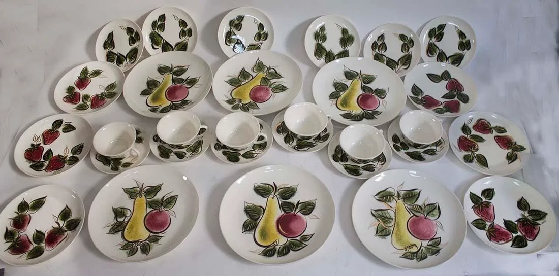 Rare Mid-Century Sascha Brastoff China - Provincial Fruit Pattern - 10