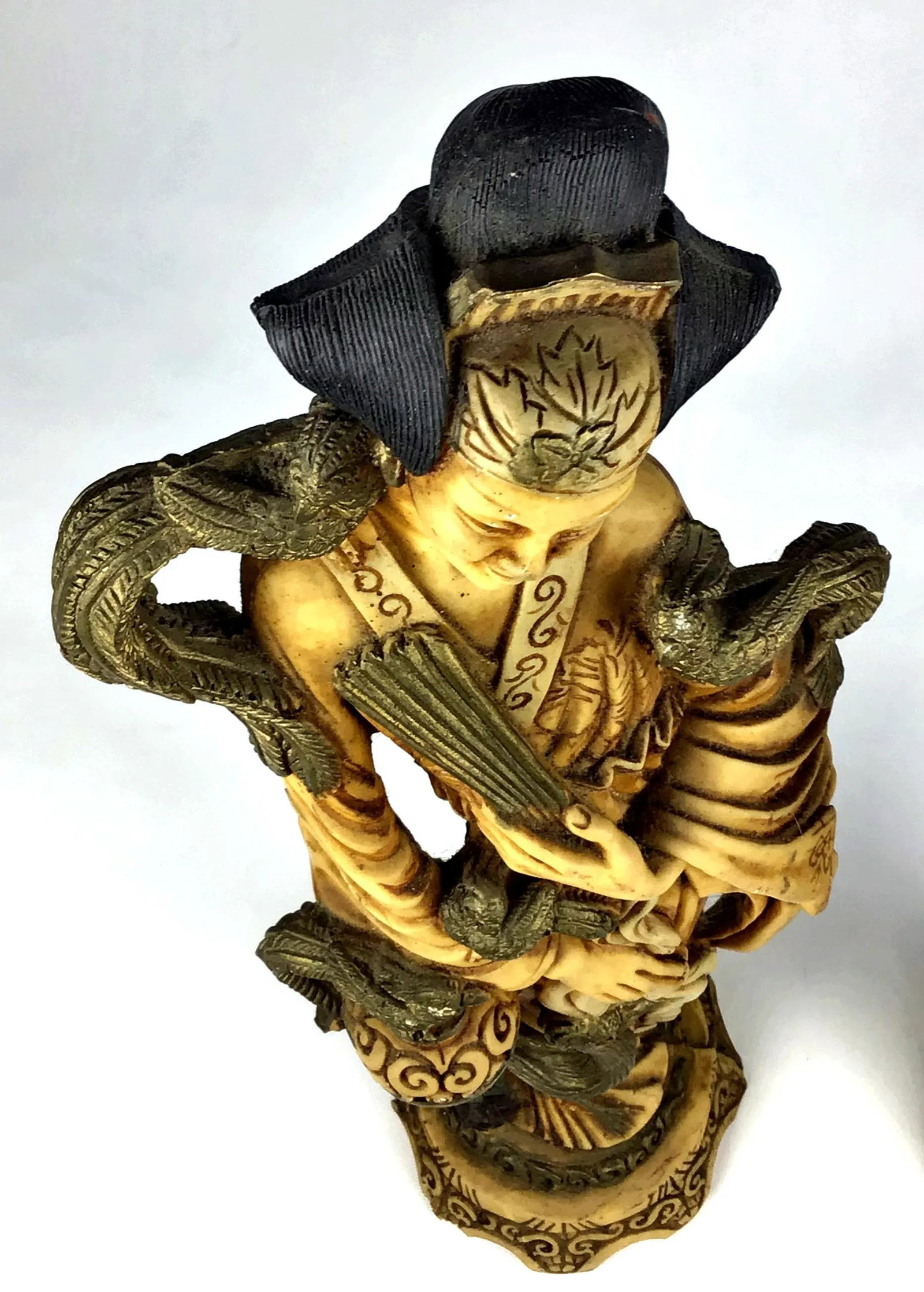 Magnificent Carved Resin Pair of Chinese Royals - 6