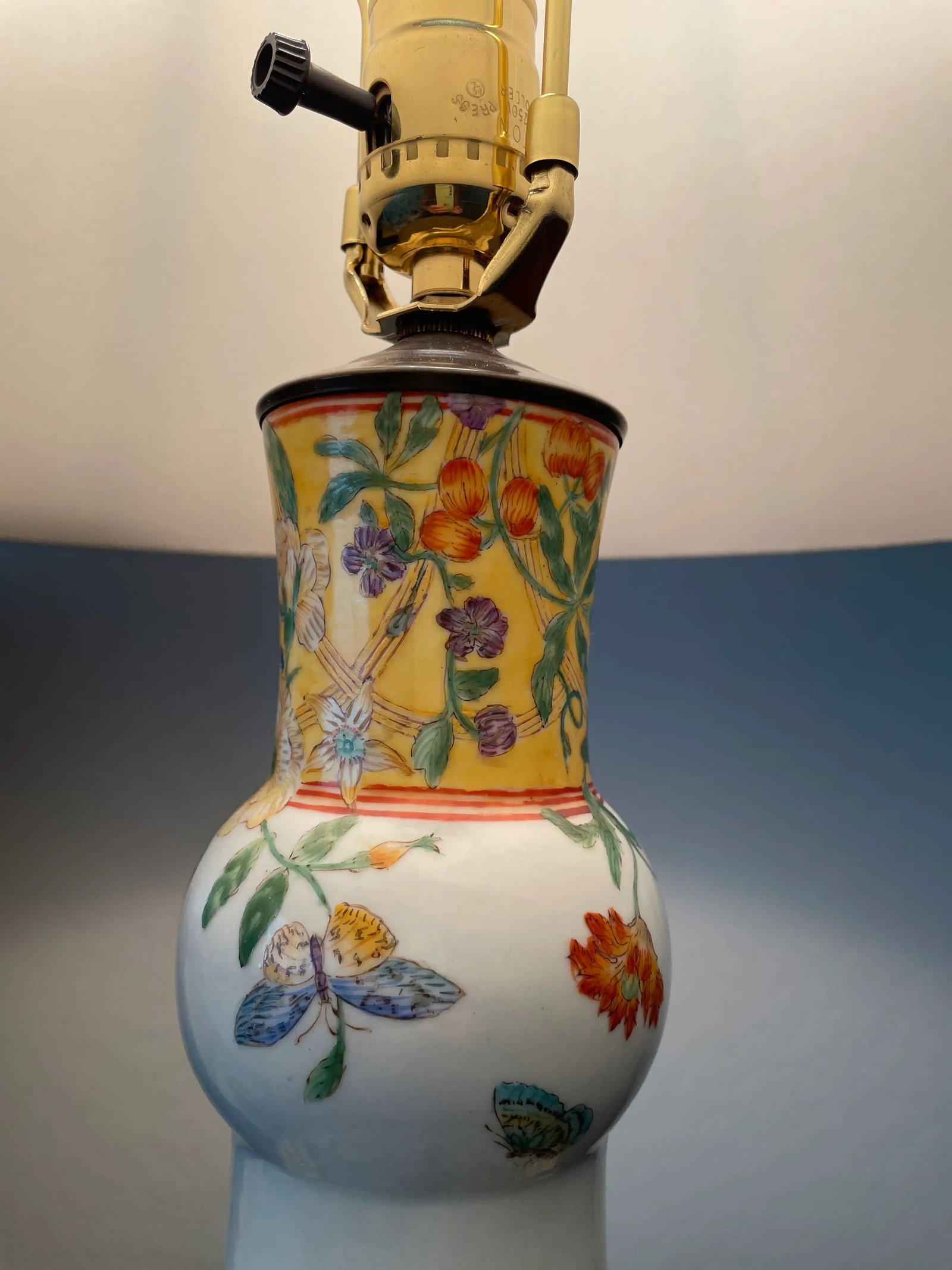 Mid 20th Century Table Lamps From Ceramic Vases With Butterflies - a Pair - 9