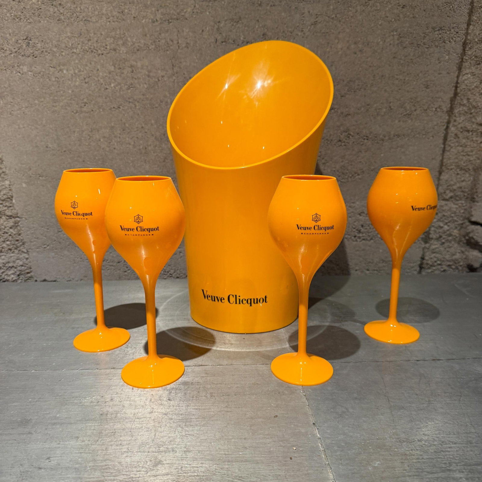 Veuve Clicquot Orange Champagne Ice Bucket With Four Glasses Set - 13