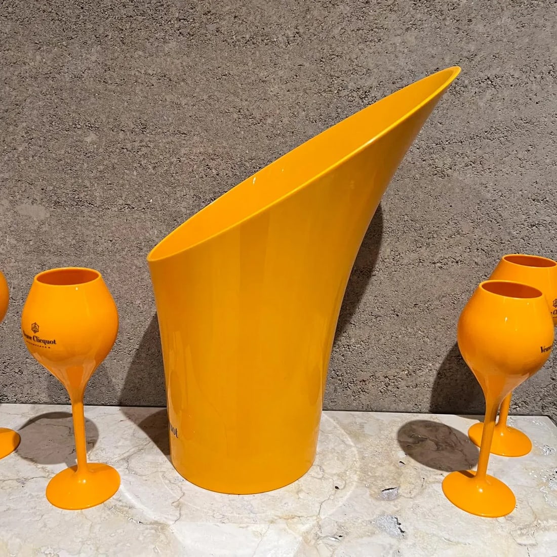 Veuve Clicquot Orange Champagne Ice Bucket With Four Glasses Set - 6