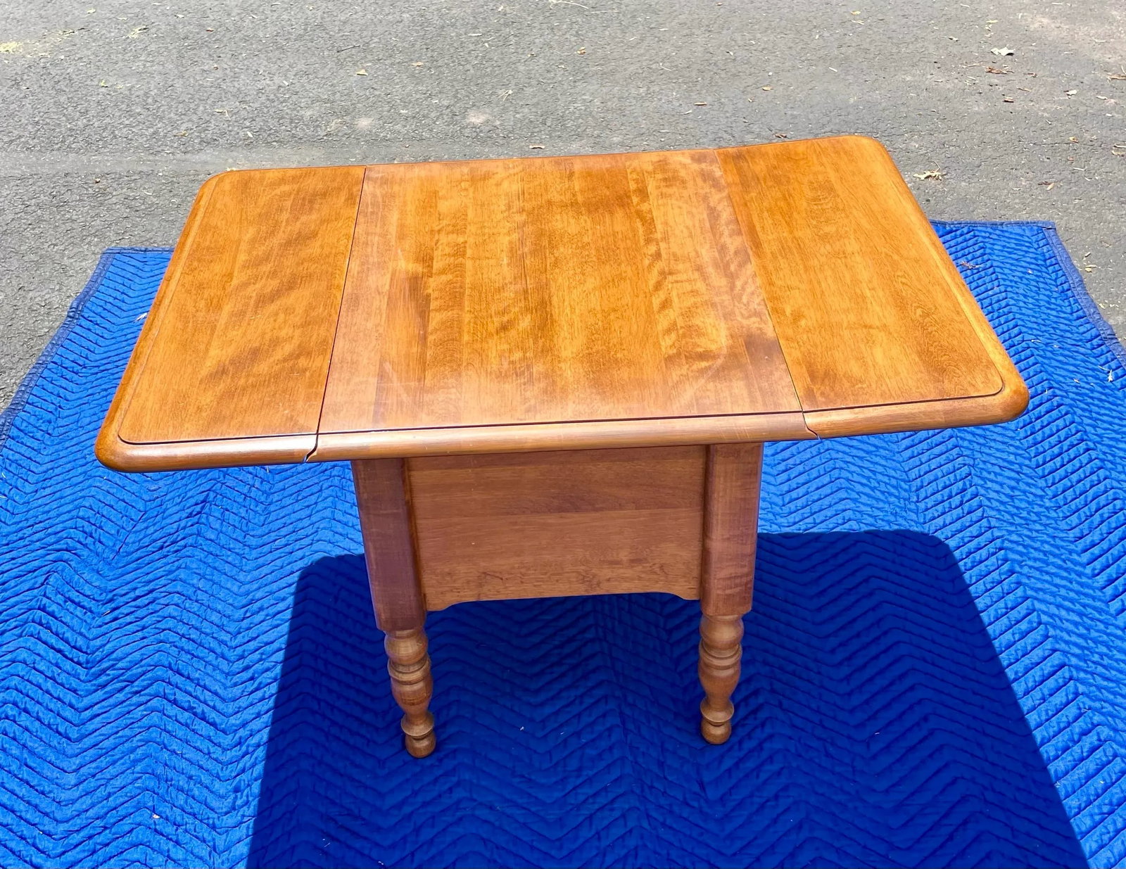Ethan Allen Heirloom Nutmeg Maple Pembroke/Drop-Leaf End Table - 8