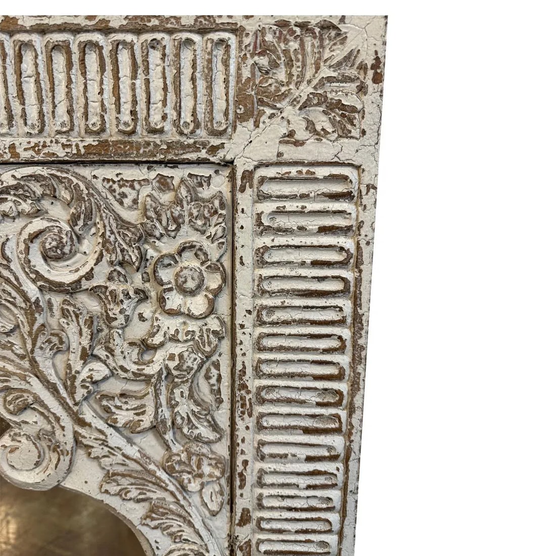 1990s Farmhouse Style Hand Carved Solid Wood Mirror in Distressed White Finish - 5