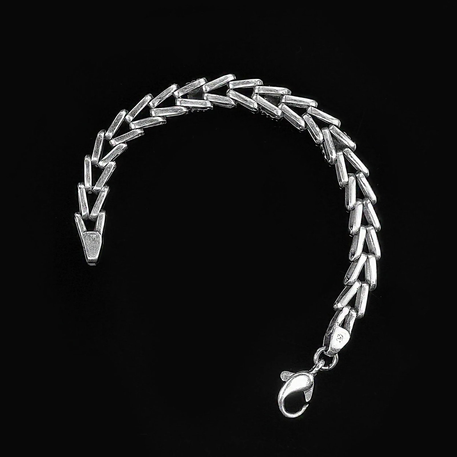 Late 20th Century Sterling Silver Bracelet in Herringbone Design - 5