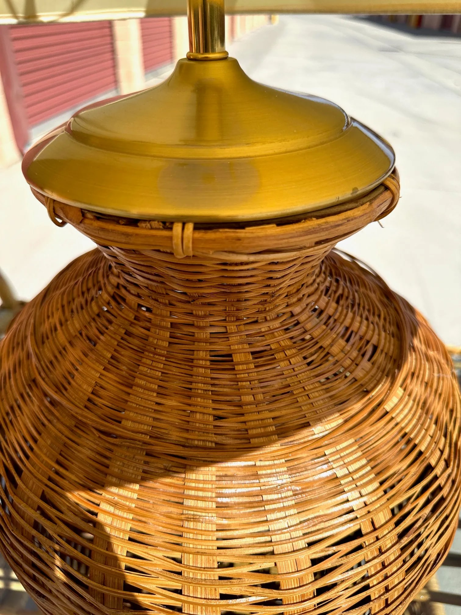 Rustic European Woven Rattan Table Lamp - 3