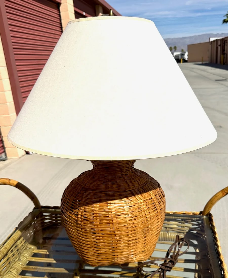 Rustic European Woven Rattan Table Lamp - 5