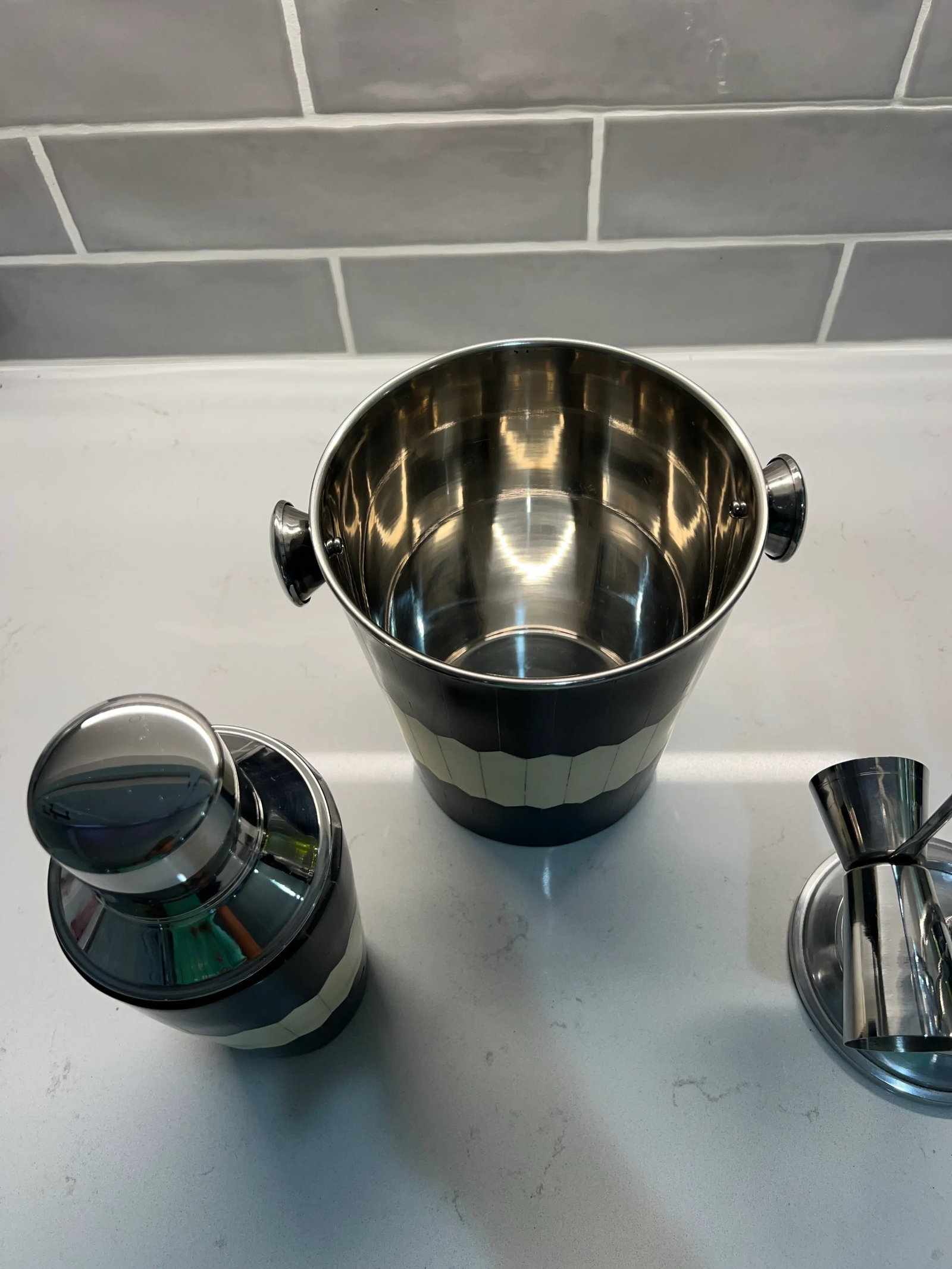 Black & White Bone Inlay Bar Set With Ice Bucket, Cocktail Shaker and Tool Set - 8